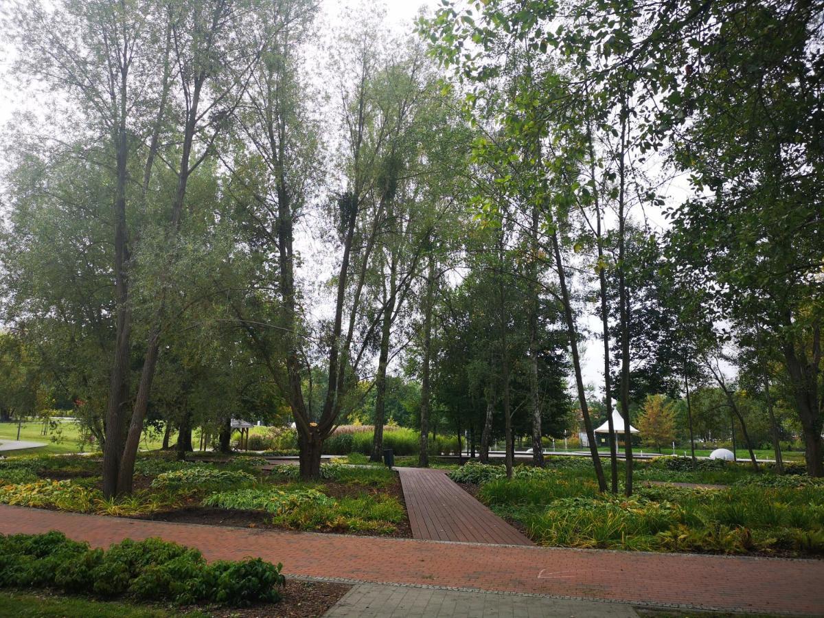 Villa Garden Paryski Ольштин Екстер'єр фото